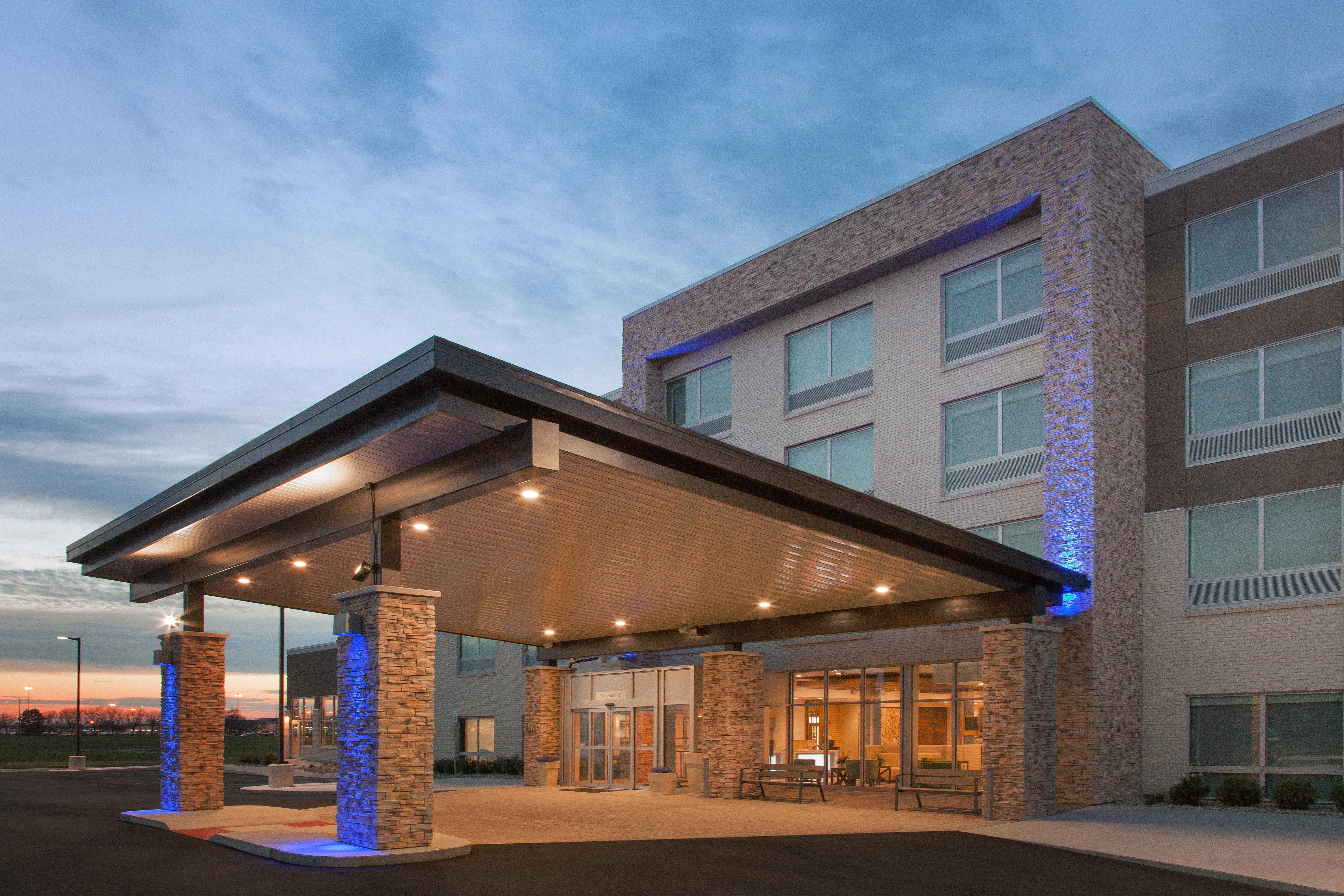 Holiday Inn Express & Suites - Sterling Heights-Detroit Area By Ihg Экстерьер фото